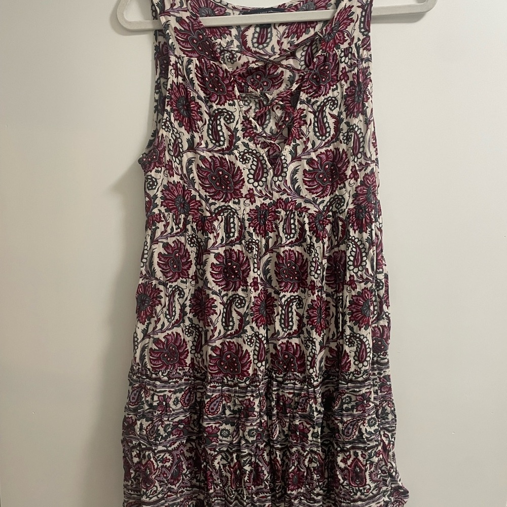 American Eagle maroon and off-white sundress